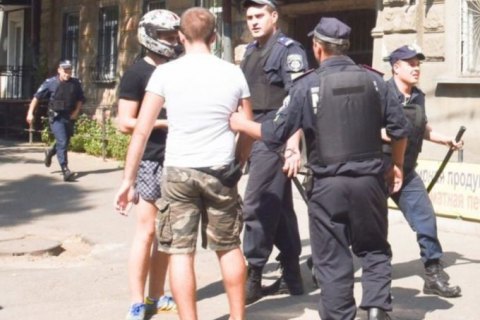 За нападение на ЛГБТ-активистов в Одессе задерживали 13 "свободовцев"