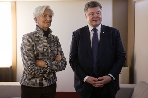 Порошенко обсудил с Лагард выделение третьего транша МВФ