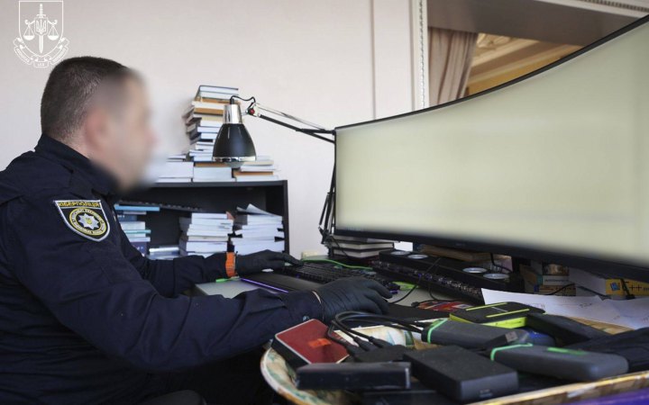 В Україні затримали кількох членів хакерської групи, яка завдала мільярдних збитків світовим компаніям