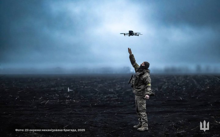 Шмигаль: Сили оборони отримали перші 100 тисяч FPV-дронів через маркетплейс DOT-Chain Defence