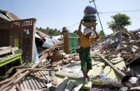 Число жертв землетрусу в Індонезії наблизилося до 400