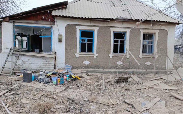 На Донеччині через російські обстріли четверо людей поранені, ще одна — загинула