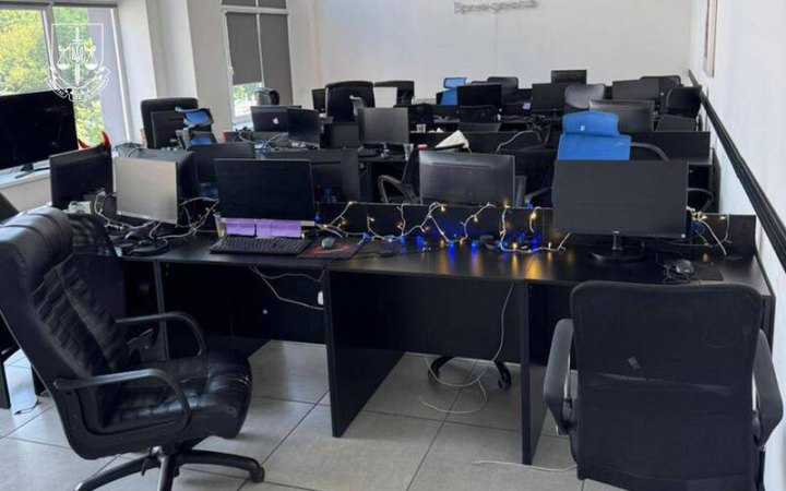 На Дніпропетровщині викрили мережу фейкових брокерських “колл-центрів”