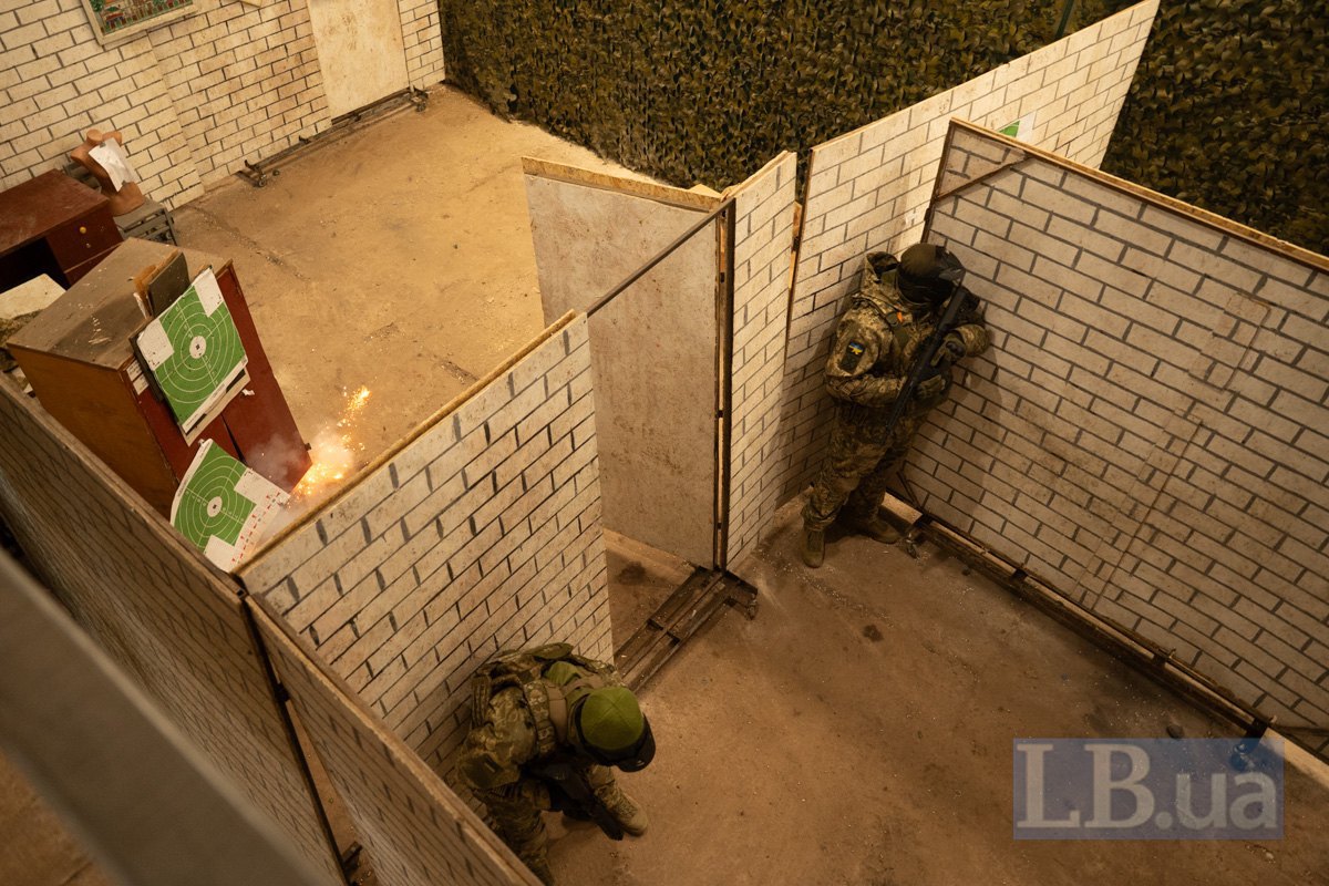 Тренування із зачищення будівлі