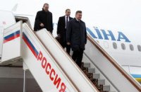 Янукович хочет упростить пересечение границы с Россией