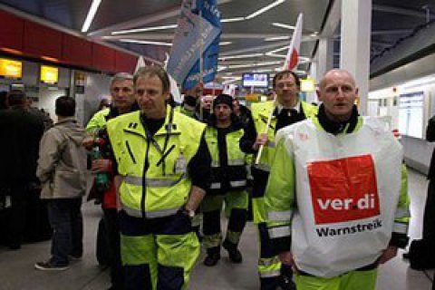 У Німеччині через страйк у восьми аеропортах скасовано сотні рейсів