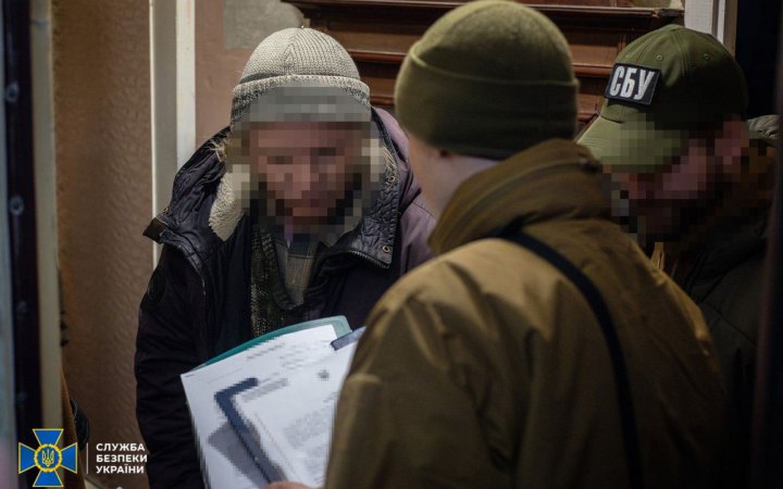 У Києві затримали чоловіка за підозрою у “злитті” ворогу інформації щодо оборони столиці на початку вторгнення