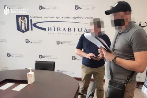 У "Київавтодор" прийшли з обшуками у справі про закупівлю техніки (оновлено)