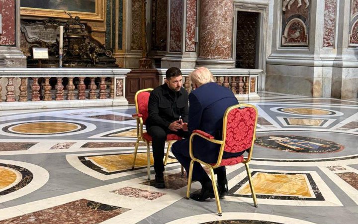 Зеленський розповів деталі своєї розмови з Трампом у Римі