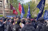 У Києві сталися сутички поліції та мітингарів, які протестували проти ЛГБТК+ кінофестивалю (доповнено)