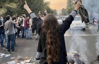 Іранські протести, допомога Росії, ядерна загроза. Що зараз відбувається в Ірані