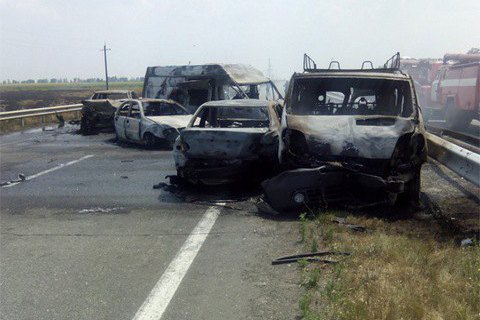 Три человека погибли, пять машин сгорели из-за ДТП на трассе Киев - Одесса