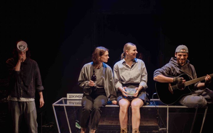 Документальна вистава «Плейлист подорожнього»: як пам’ять стає вибором 