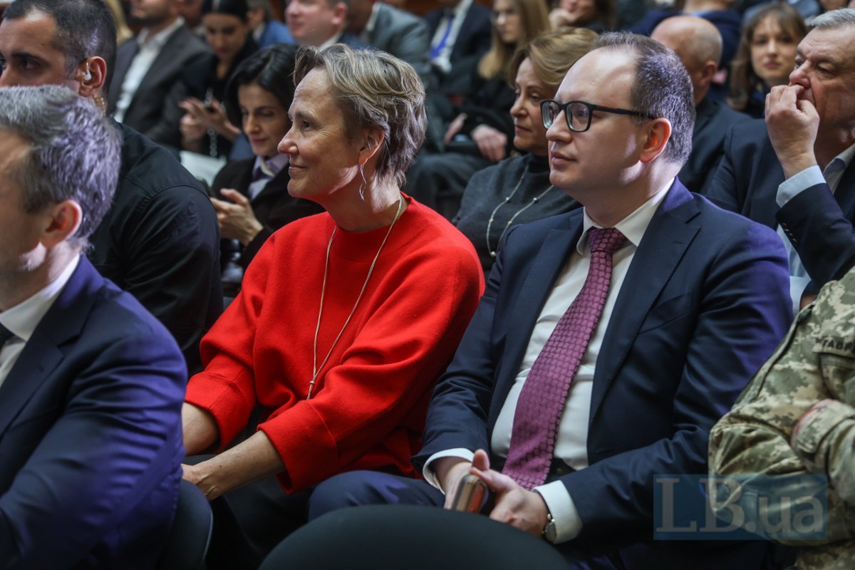 Бізнес-омбудсменка Анка Фельдгузен і заступник Міністра економіки, довкілля та сільського господарства України Єгор Перелигін