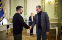 Зеленський поздоровив українських волонтерів зі святом та вручив нагороди