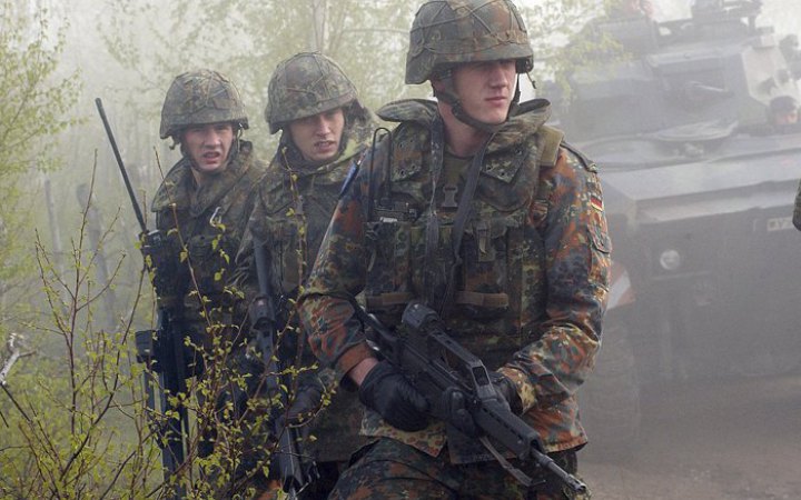 В Німеччині можуть повернутись до військового призову