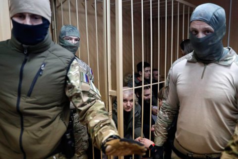 У Росії висунули остаточне обвинувачення всім 24 українським військовополоненим морякам