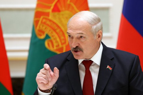 Лукашенко жорстко відреагував на заборону ввезення білоруської молочної продукції в Росію