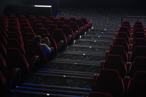 Роботу кінотеатрів планується відновити 2 липня