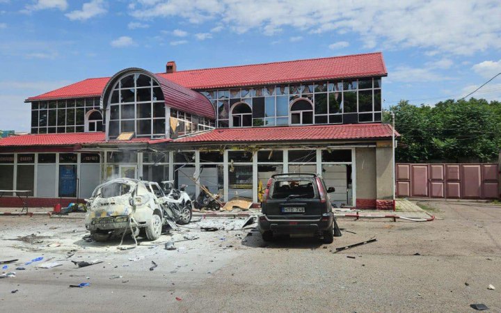 Росіяни знищили авто поліції у Нововоронцовці на Херсонщині