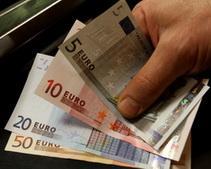 Евро подешевел на межбанке