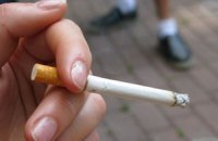 Украинцы тратят на сигареты больше, чем на хлеб и молоко