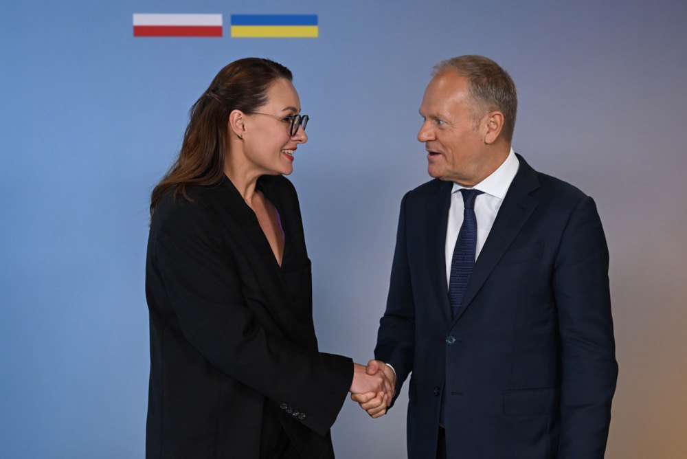 Прем'єр-міністр Польщі Дональд Туск та прем'єр-міністр України Юлія Свириденко на Конференції з відновлення України в Гданську, 25 червня 2026 року