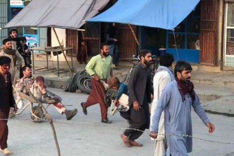 ​В медцентр в Кабуле доставили более 30 раненых при взрыве в аэропорту, шестеро умерли 