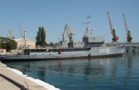 Від українського удару по порту в окупованій Феодосії затонуло ще одне російське судно, – журналіст