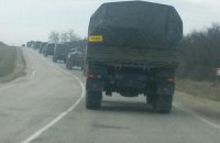 Колонна военных машин вошла в Симферополь