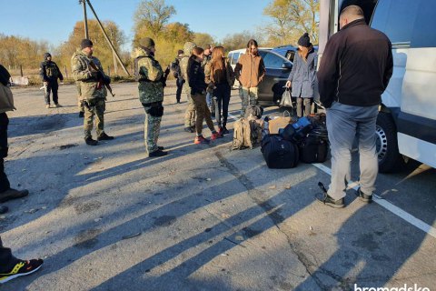 ​На блокпосту в Луганской области произошли столкновения между полицией и добровольцами (Обновлено) 