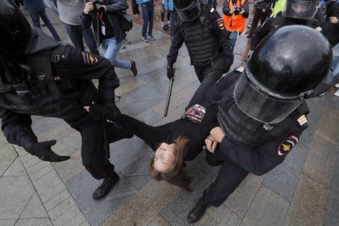 Серед понад 1000 затриманих на акції у Москві 50 - неповнолітні