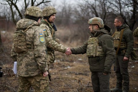Зеленский поехал с рабочим визитом на Донбасс