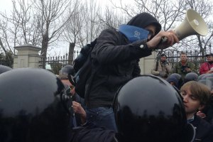 Янукович боится людей и на Банковой, и в Киеве в целом, - глава "ДемАльянса"