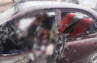 Російські окупанти розстріляли в Макарові автомобіль з пенсіонерами