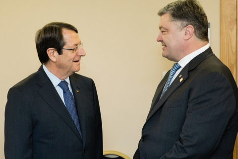 Президент Анастасіадіс запросив Порошенка відвідати Кіпр