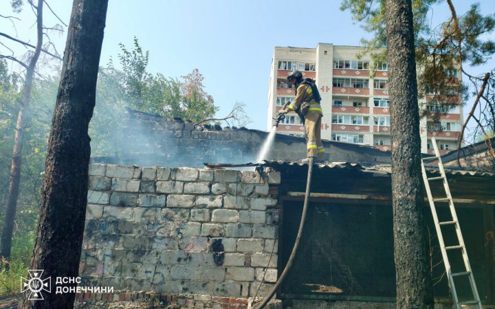 У Краматорському районі рятувальники ліквідували 5 пожеж після ворожих обстрілів