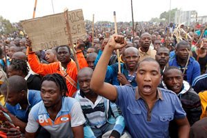 У ПАР поновилися страйки гірників
