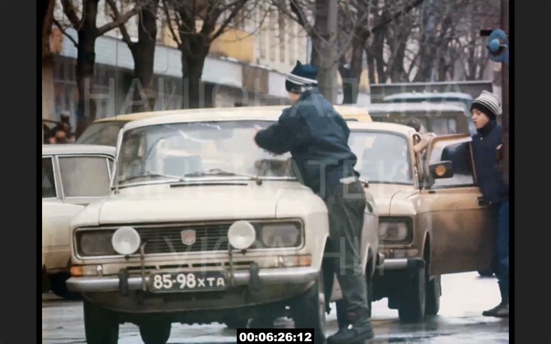 Кадр з фільму «Тільки б не було війни» (1994)