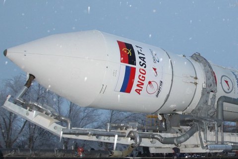 Росія відновила зв'язок із запущеним напередодні ангольським супутником