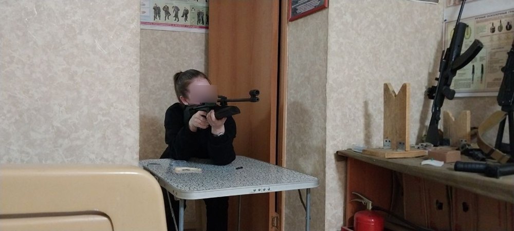 &nbsp;<i>У</i><i>часниця ВПК «Спадкоємці перемоги» під час стрільби на змаганнях. Березень 2026,</i>
<i>окупований Крим.</i>