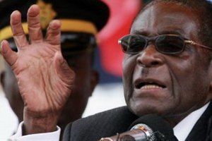 В Зимбабве полицейского арестовали за посещение президентского туалета