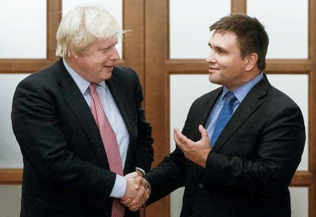 Міністр закордонних справ Великобританії Борис Джонсон (зліва) та міністр закордонних справ України Павло Клімкін