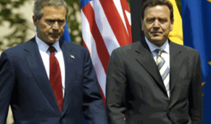 Президент США Джордж Буш і канцлер ФРН Герхард Шредер