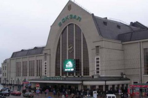 "Укрзализныця" установит на вокзалах терминалы по продаже билетов