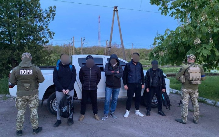 ​Біля українсько-молдовського кордону прикордонники затримали п'ятьох "ухилянтів"