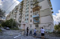 Росіяни обстріляли густонаселений район Харкова. Загинули троє людей, поранено понад 20 (оновлено)