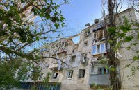 Росіяни завдали авіаудару по Херсону, зруйнована лікарня