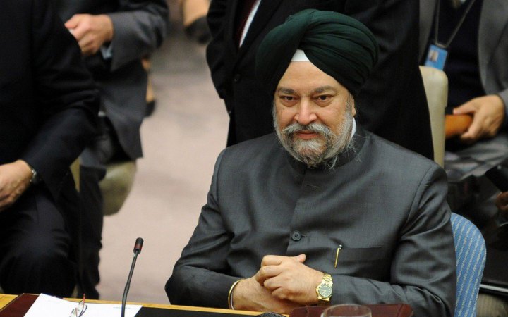 Індія може забезпечити собі нафту з альтернативних джерел, якщо введуть вторинні санкції на імпорт з Росії, – міністр