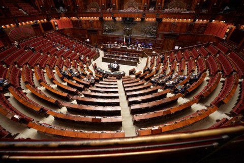 В итальянском парламенте провалилась попытка принять резолюцию об отмене антироссийских санкций